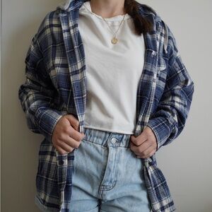 Women’s Blue Plaid Hooded Flannel – Size Medium